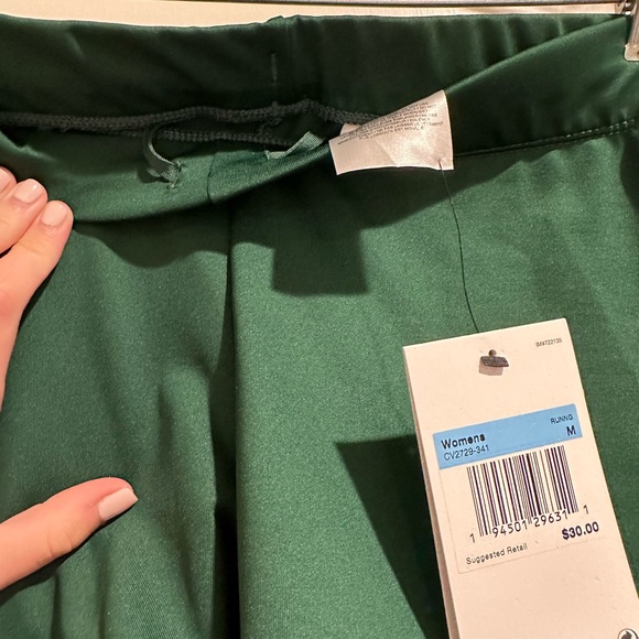 NWT Women’s Nike Performance Game Short Dark Green size medium - Picture 4 of 5